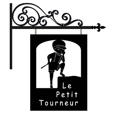 LE PETIT TOURNEUR